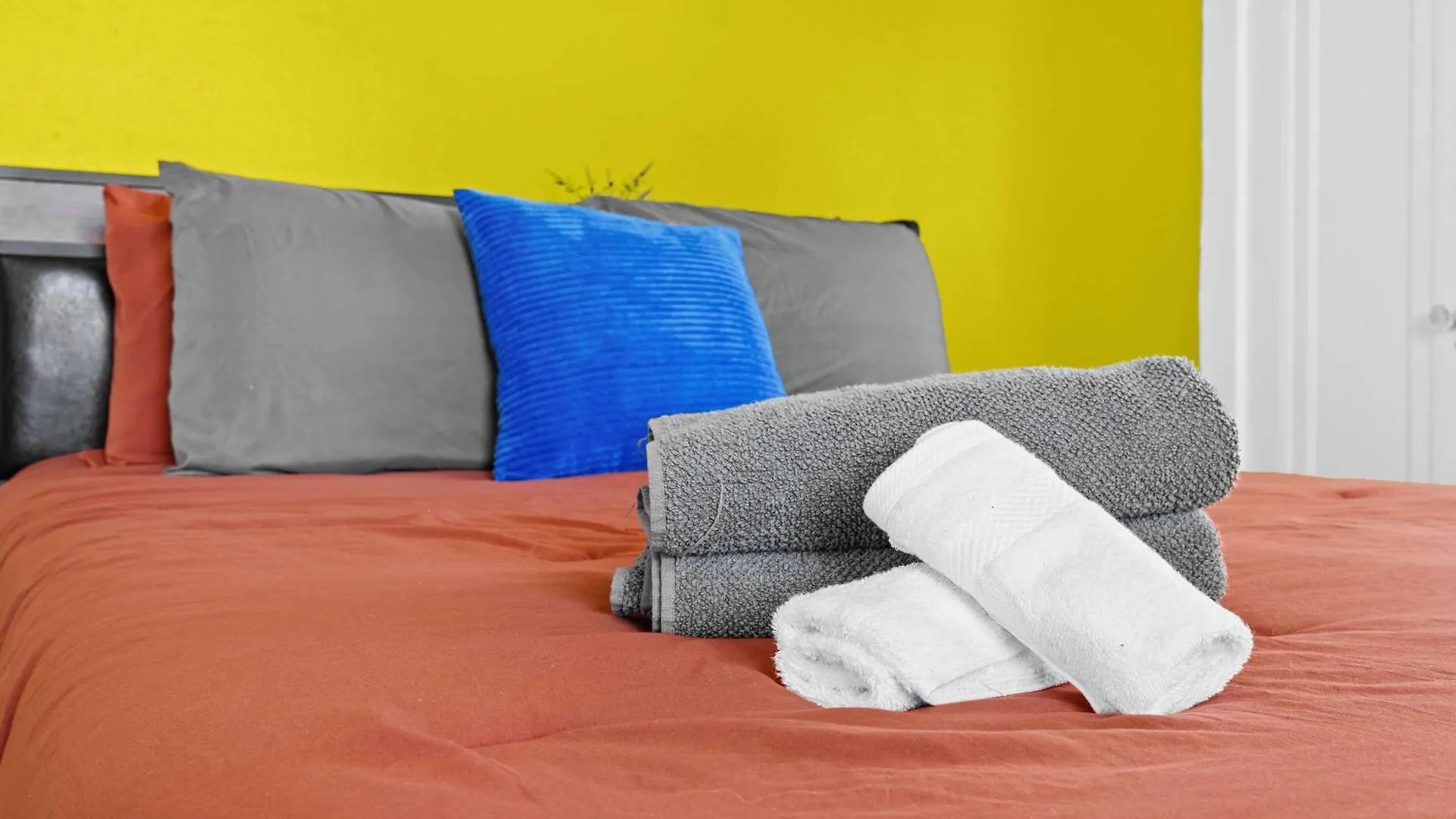 Cozy & Creative Top Unit In Lou'S Arts District Louisville